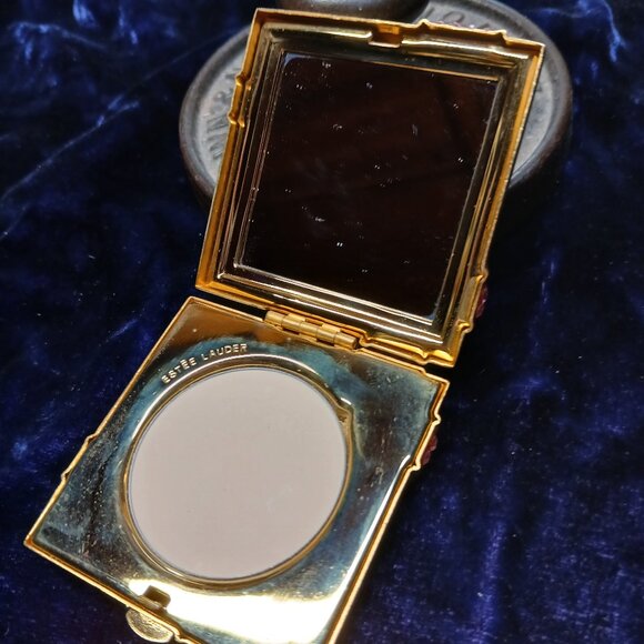 Estee Lauder 2002 Pink Ribbon Compact - Picture 3 of 3